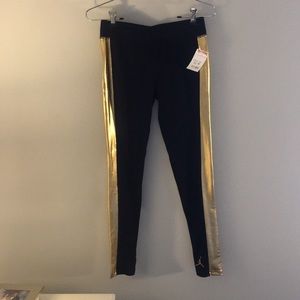 Black and Gold leggings 🌟 Jordan 🌟 kids XL